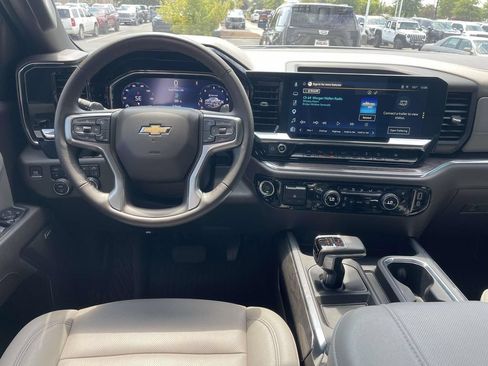 Used 2025 Chevrolet Silverado 1500 LTZ AWD/4WD image 13