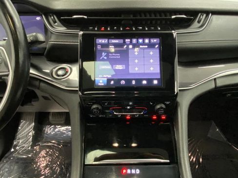 Used 2021 Jeep Grand Cherokee L Laredo image 28