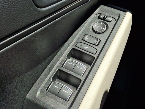 Certified 2023 Honda Accord LX image 25