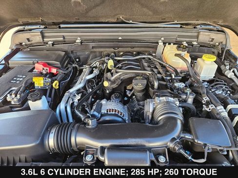 Used 2022 Jeep Gladiator Sport AWD/4WD image 38