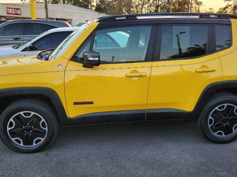Used 2017 Jeep Renegade Trailhawk w/ Safety & Security Group AWD/4WD image 1