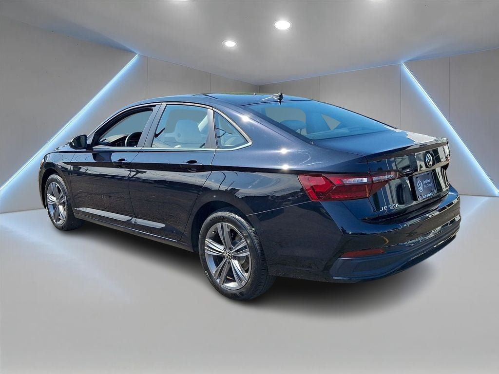 Certified 2023 Volkswagen Jetta SE FWD image 6