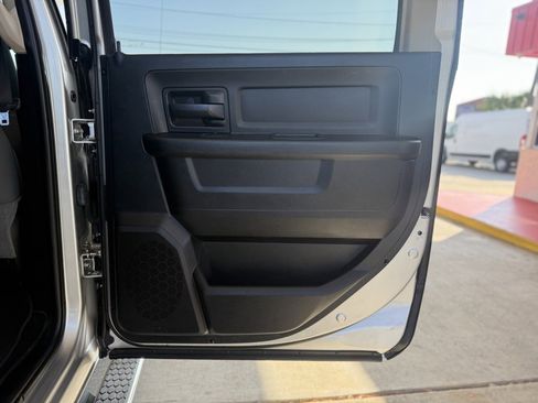 Used 2013 RAM 2500 Tradesman w/ Chrome Appearance Group image 19