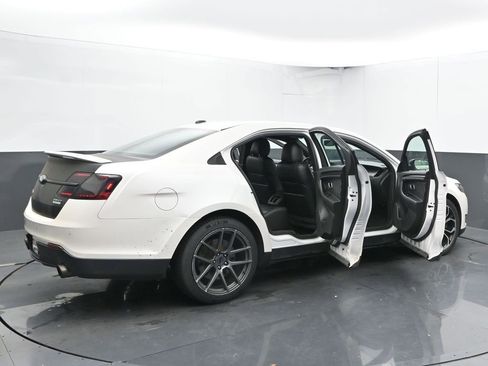Used 2017 Ford Taurus SHO image 57