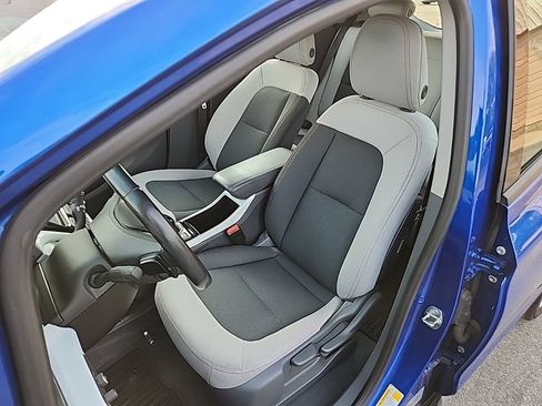 Used 2020 Chevrolet Bolt LT FWD image 35