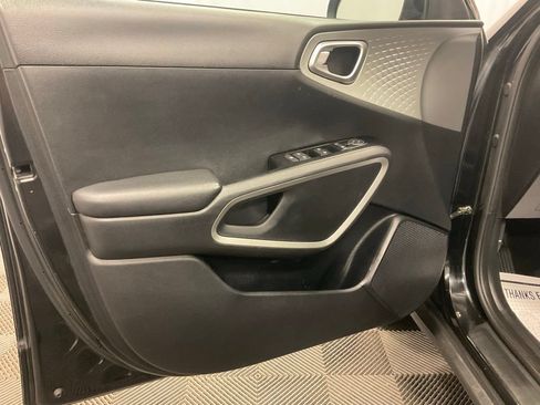 Used 2020 Kia Soul LX FWD image 13