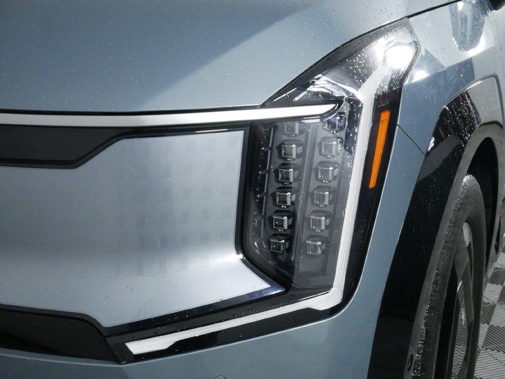 Used 2024 Kia EV9 Land AWD/4WD image 15
