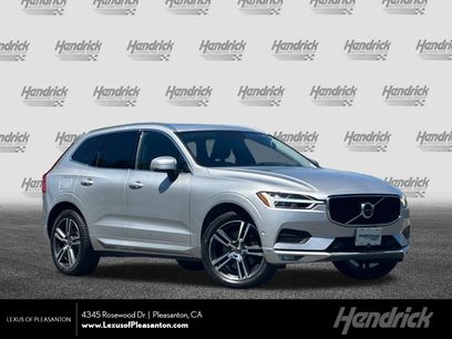 Used 2018 Volvo XC60 T6 Momentum w/ Convenience Package