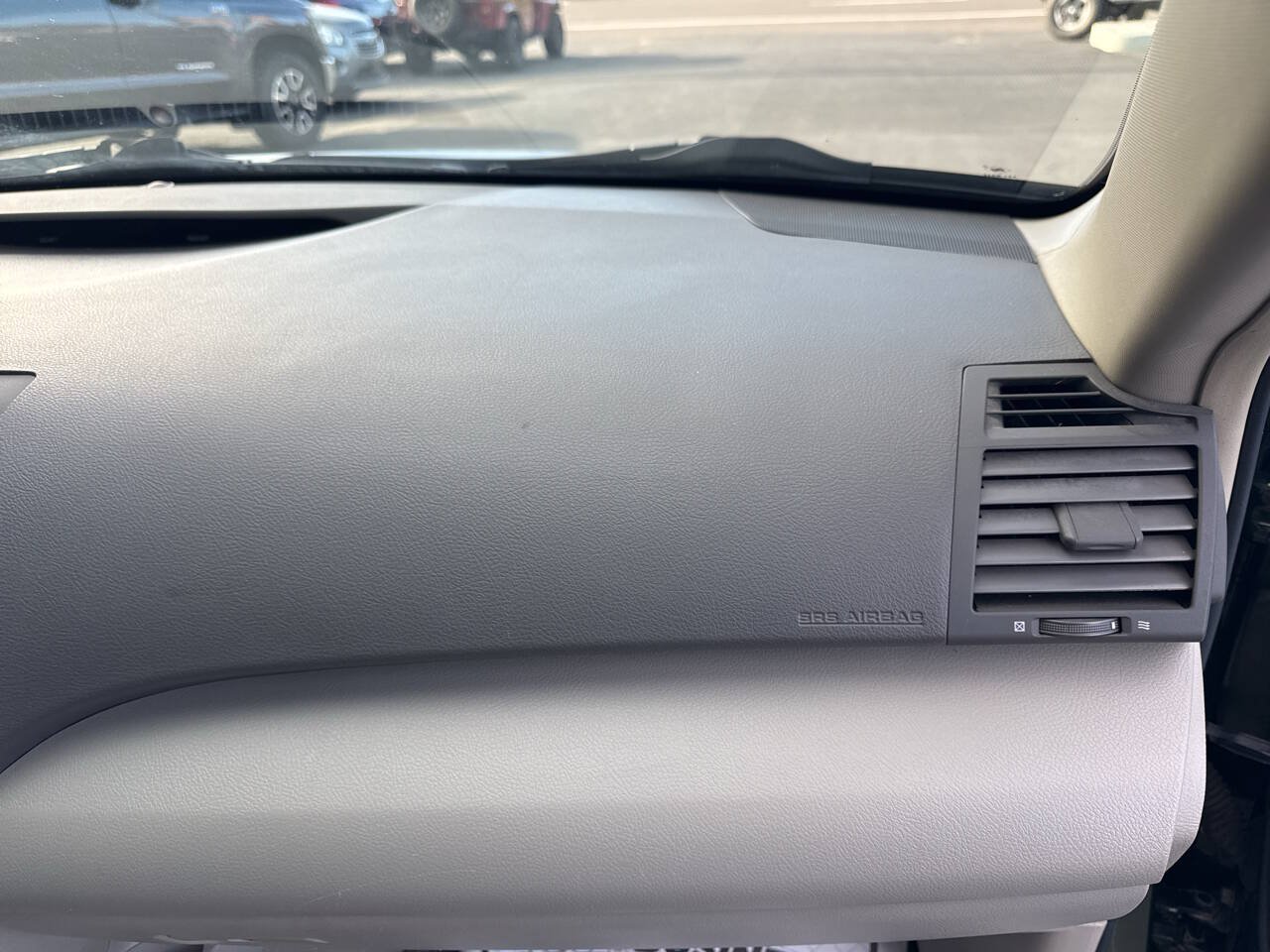 Used 2011 Toyota Camry LE FWD image 26