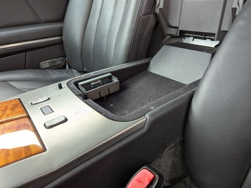 Used 2004 Cadillac XLR RWD image 30