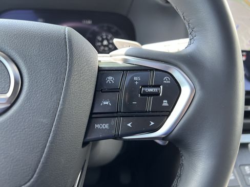Used 2025 Lexus GX 550 w/ Accessory Package (2T) AWD/4WD image 20