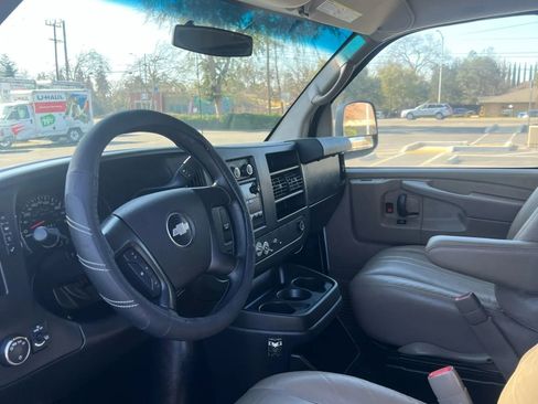 Used 2014 Chevrolet Express 3500 LS image 13