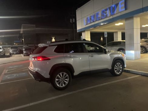 Used 2024 Toyota Corolla Cross LE image 3