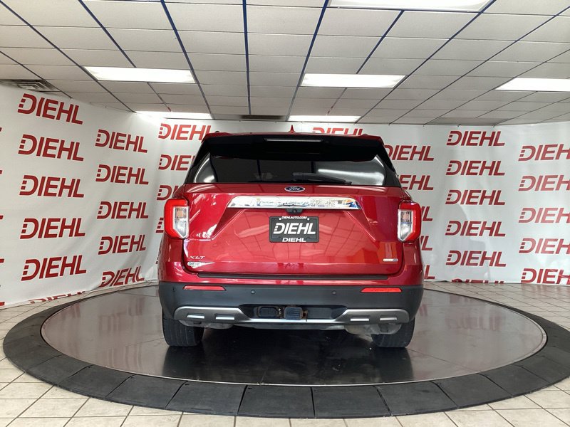 Used 2020 Ford Explorer XLT w/ Equipment Group 202A AWD/4WD image 6