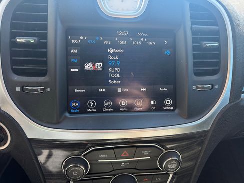 Used 2018 Chrysler 300 Touring w/ Sport Appearance Package image 21