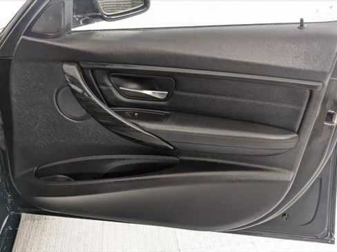 Used 2015 BMW 328i Sedan w/ Premium Package image 22