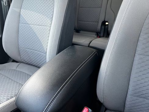 Used 2022 Ford Escape SE w/ SE Sport Appearance Package AWD/4WD image 18
