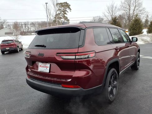Used 2024 Jeep Grand Cherokee L Altitude AWD/4WD image 5