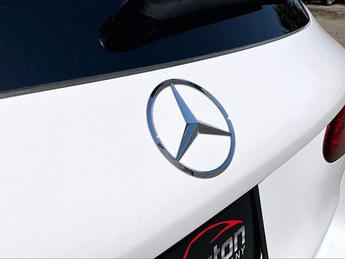 Used 2022 Mercedes-Benz GLC 300 image 11