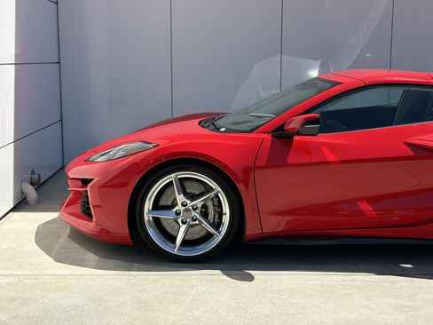Used 2024 Chevrolet Corvette E-Ray AWD/4WD image 5
