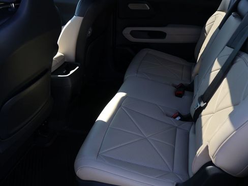 New 2027 Kia Telluride EX w/ Towing Package FWD image 13