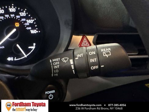 Used 2025 Toyota Sienna LE AWD/4WD image 21