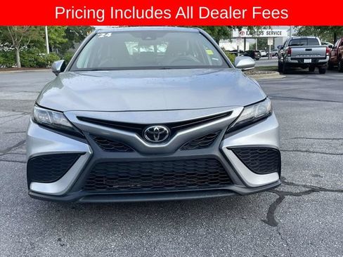 Used 2024 Toyota Camry SE FWD image 8
