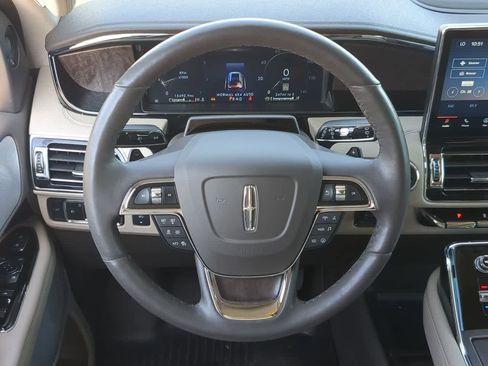 Used 2024 Lincoln Navigator Reserve image 23