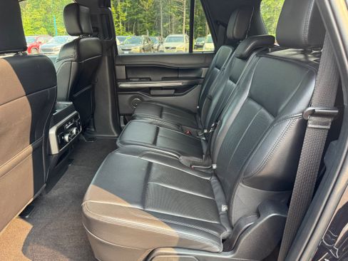 Used 2020 Ford Expedition Max XLT w/ Equipment Group 202A AWD/4WD image 13