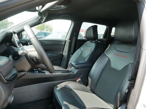 Used 2024 Jeep Compass Trailhawk AWD/4WD image 15