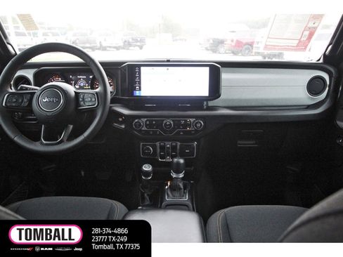 Used 2024 Jeep Gladiator Sport image 11