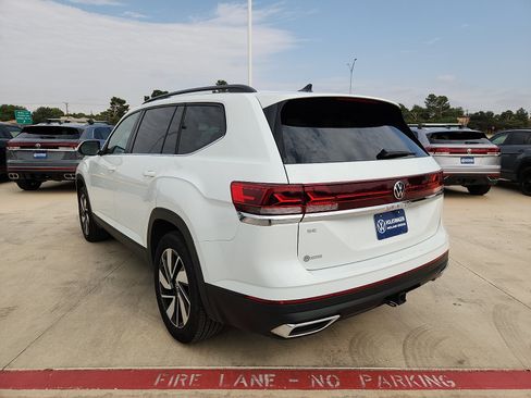 Certified 2025 Volkswagen Atlas SE FWD image 5