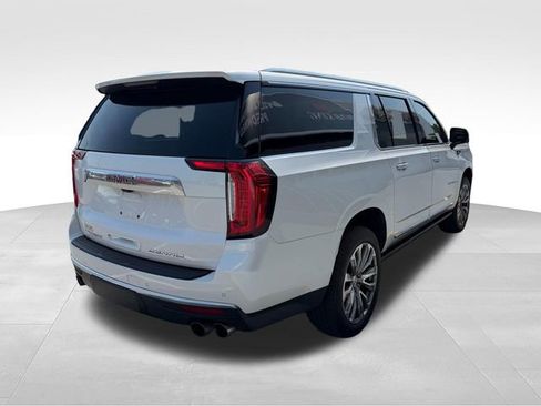 Used 2021 GMC Yukon XL Denali w/ Denali Premium Package AWD/4WD image 5