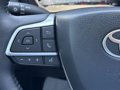 Used 2025 Toyota Grand Highlander AWD image 23