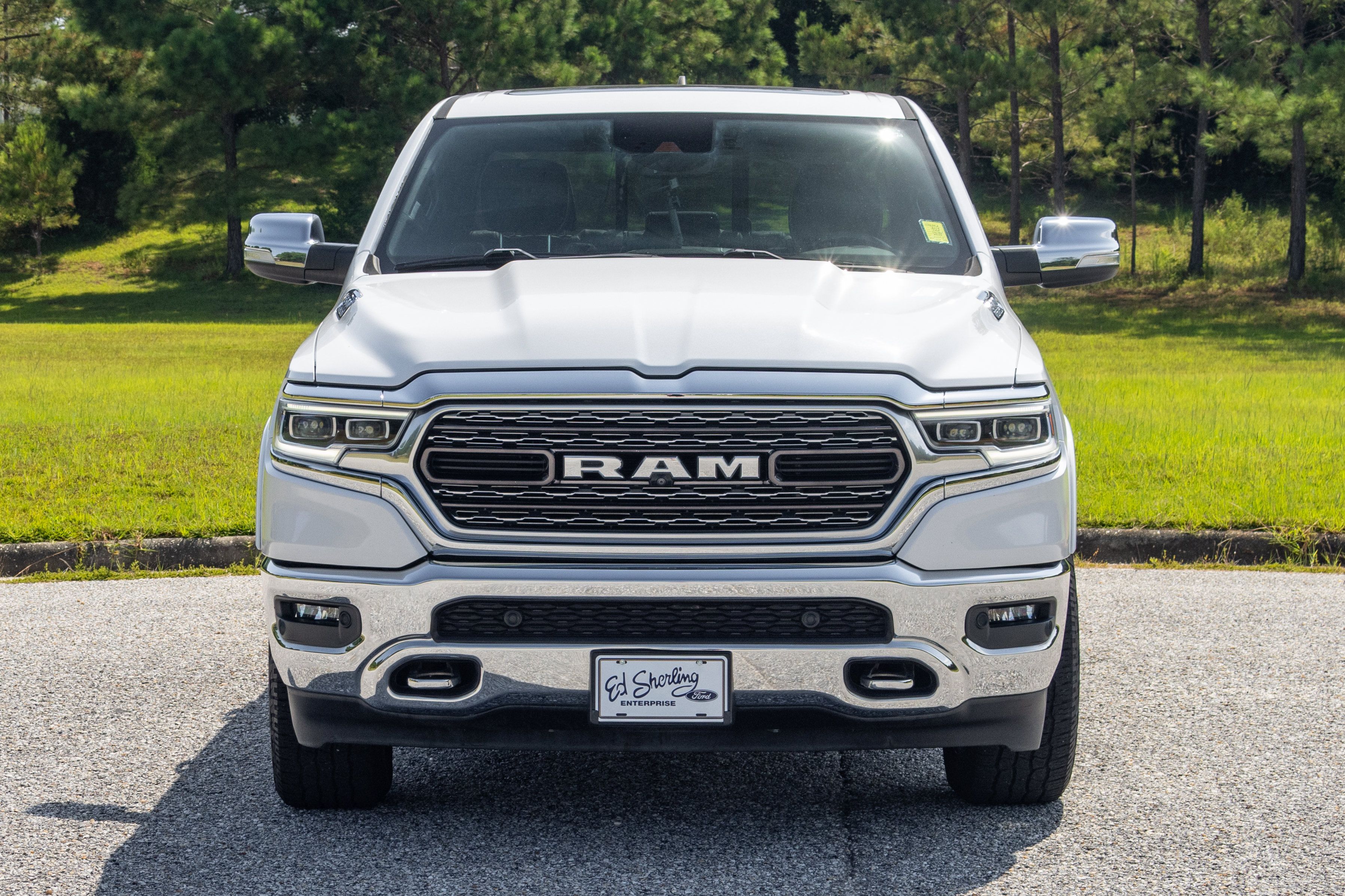 Used 2019 RAM 1500 Limited AWD/4WD image 2