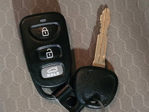 Used 2019 Hyundai Elantra SEL FWD image 32
