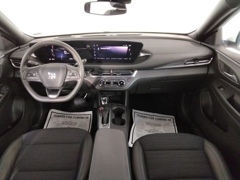 Used 2025 Buick Envista Preferred image 32