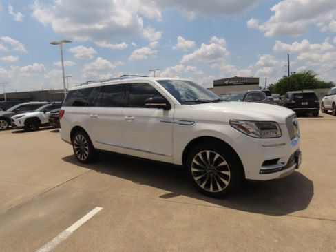 Used 2021 Lincoln Navigator L Reserve w/ Luxury Package AWD/4WD image 6