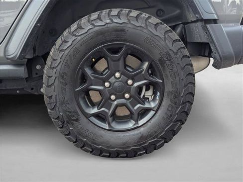 Used 2023 Jeep Wrangler Unlimited w/ Cold Weather Group AWD/4WD image 9