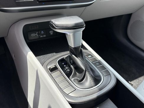 Certified 2025 Hyundai Kona SEL FWD image 22