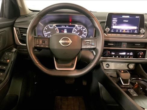Used 2025 Nissan Rogue SV AWD/4WD image 5