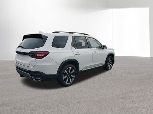 Used 2023 Honda Pilot Elite image 9