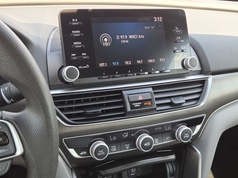 Used 2018 Honda Accord LX image 27