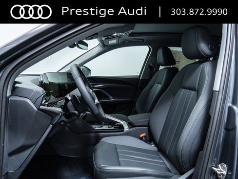 Used 2025 Audi Q5 Premium w/ Convenience Package image 6