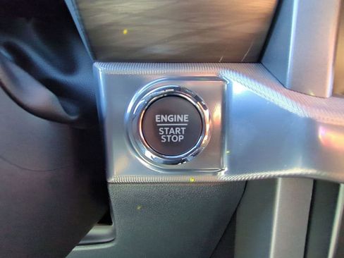 Used 2025 Ford F150 Lariat w/ Equipment Group 501A Mid image 17