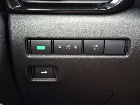 Used 2024 Nissan Sentra SV image 24