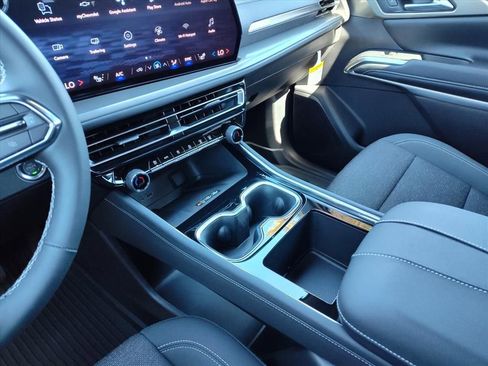 New 2026 Chevrolet Traverse LT w/ LPO, Floor Liner Package FWD image 13