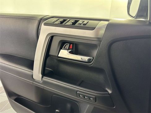 Used 2021 Toyota 4Runner Limited image 12