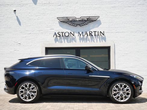 Used 2023 Aston Martin DBX AWD/4WD image 27
