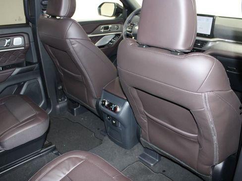 New 2026 Ford Explorer Platinum w/ LUX Leather Package image 33